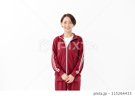 ジャージを着る女性  ジャージを着る女性  115264433