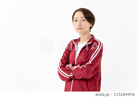 ジャージを着る女性 ジャージを着る女性 115264459