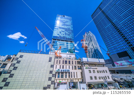 日本の東京都市景観 さよなら西口…渋谷駅西口出入口付近の壁面も覆われ…。再開発工事などを望む…=5日 日本の東京都市景観 さよなら西口…渋谷駅西口出入口付近の壁面も覆われ…。再開発工事などを望む…=5日 115265550