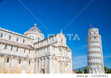 ピサの斜塔が見れるイタリアのピサの街 115265952