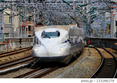 山陽路・西明石駅を俊足で駆け抜ける… 山陽新幹線【西明石駅】 山陽路・西明石駅を俊足で駆け抜ける… 山陽新幹線【西明石駅】 115266179