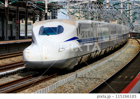 山陽路・西明石駅を俊足で駆け抜ける… 山陽新幹線【西明石駅】 115266185