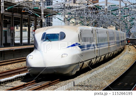 山陽路・西明石駅を俊足で駆け抜ける… 山陽新幹線【西明石駅】 115266195
