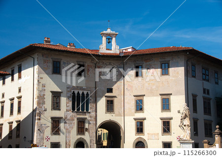 イタリアの世界遺産のある街ピサの街並み 115266300
