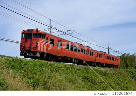 山陰本線を走るキハ47系普通列車2両 115266674