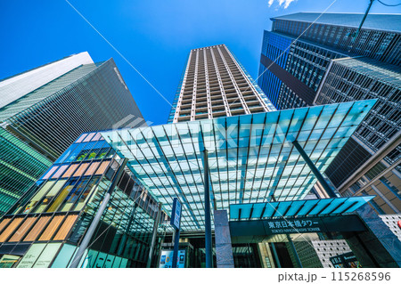 日本の東京都市景観 6月。東京日本橋タワーとつながる日本橋駅(出入口B6)などを望む=5日 日本の東京都市景観 6月。東京日本橋タワーとつながる日本橋駅(出入口B6)などを望む=5日 115268596