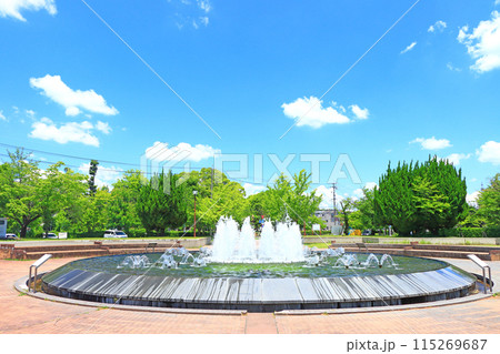 岐阜県各務原市、各務原市民公園内、噴水の風景 115269687