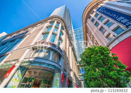 日本の東京都市景観 6月。日本橋の日本橋高島屋S.C.などを望む。新たな時代へ 115269832