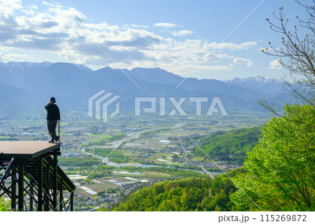 ランチャー台からの絶景に息を呑む【安曇野市・長峰山より】 115269872