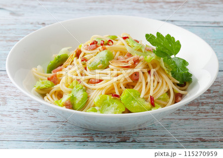 そら豆とキャベツのペペロンチーノ 115270959