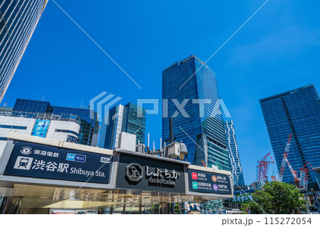 日本の東京都市景観 6月。渋谷駅出入口A6aやビル群などを望む=5日 日本の東京都市景観 6月。渋谷駅出入口A6aやビル群などを望む=5日 115272054