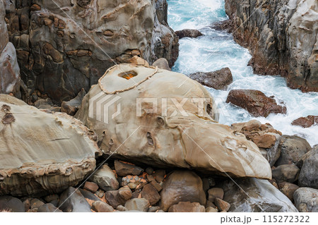 霊石亀石（桝形岩） 115272322