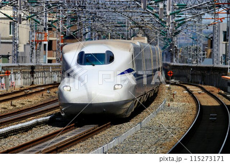 山陽路・西明石駅を俊足で駆け抜ける… 山陽新幹線【N700系S】 山陽路・西明石駅を俊足で駆け抜ける… 山陽新幹線【N700系S】 115273171