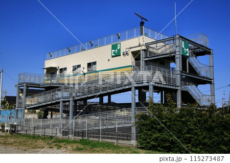 迫り来る津波から人命を護る… 津波避難タワー 115273487