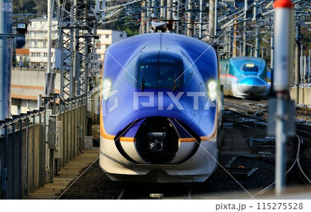 陸奥路から山形へ新たな翼…　新型!!山形新幹線『つばさ』E8系 115275528