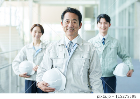 エンジニア　作業員　ポートレート 115275599