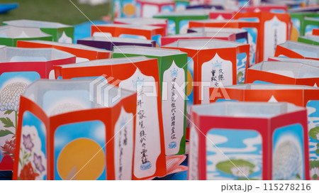 伝統的な灯篭のディテールとデザイン 115278216