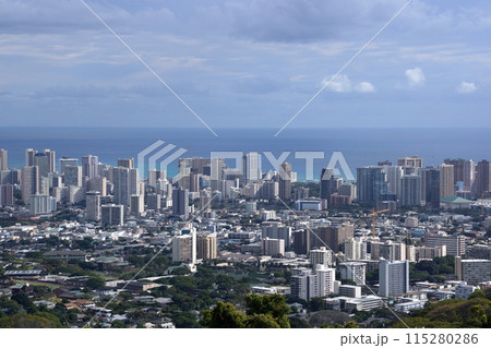 Honolulu cityscape, roads, buildings 115280286