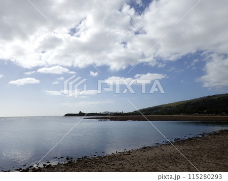 Rocky Shoreline beach along Maunalua Bay Rocky Shoreline beach along Maunalua Bay 115280293