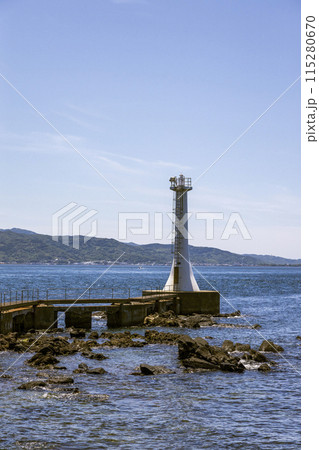 島原半島南端に位置する瀬詰崎灯台【長崎県南島原市】 115280670