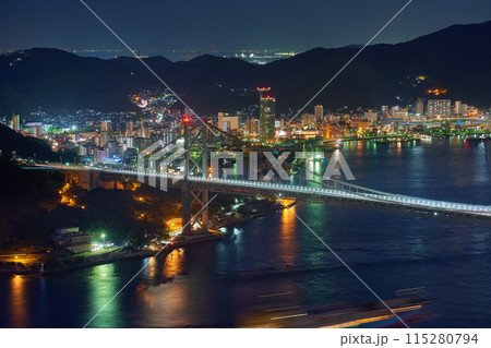 関門橋と門司区の夜景 関門橋と門司区の夜景 115280794