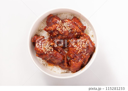 ヤンニョムチキン丼 ヤンニョムチキン丼 115281233