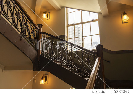 大阪市中央公会堂のレトロな室内 115284867