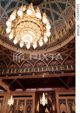 グランド・モスク ーオマーン・マスカットのスルタンカブースグランドモスクー グランド・モスク ーオマーン・マスカットのスルタンカブースグランドモスクー 115284972