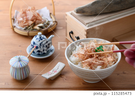 ねこまんま（ ごはんに鰹節 ）おかかご飯 115285473