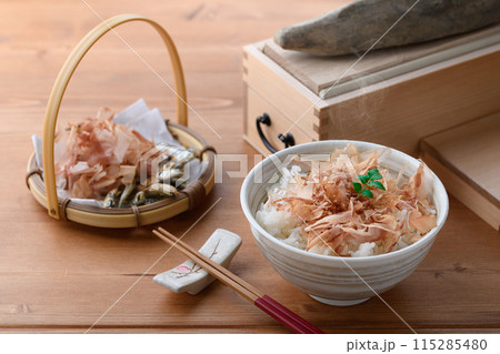 ねこまんま( ごはんに鰹節 )おかかご飯 ねこまんま( ごはんに鰹節 )おかかご飯 115285480