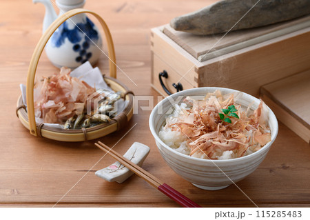 ねこまんま( ごはんに鰹節 )おかかご飯 ねこまんま( ごはんに鰹節 )おかかご飯 115285483