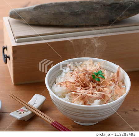 ねこまんま（ ごはんに鰹節 ）おかかご飯 115285493