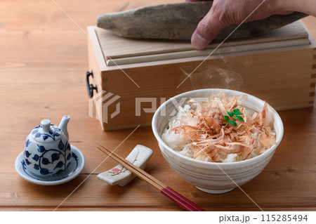 ねこまんま( ごはんに鰹節 )おかかご飯 ねこまんま( ごはんに鰹節 )おかかご飯 115285494