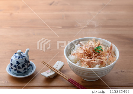 ねこまんま（ ごはんに鰹節 ）おかかご飯 115285495