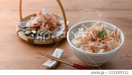 ねこまんま（ ごはんに鰹節 ）おかかご飯 115285512