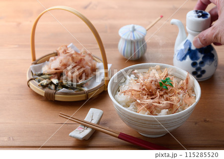 ねこまんま（ ごはんに鰹節 ）おかかご飯 115285520