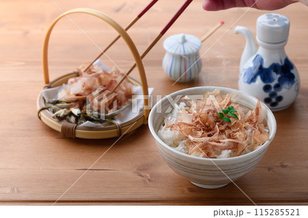 ねこまんま（ ごはんに鰹節 ）おかかご飯 115285521