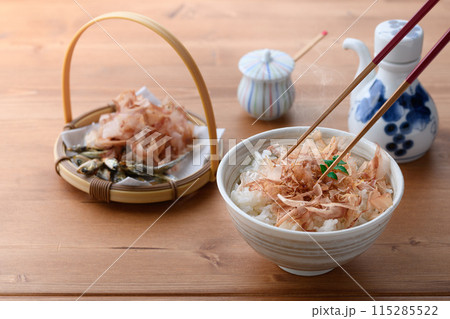 ねこまんま( ごはんに鰹節 )おかかご飯 ねこまんま( ごはんに鰹節 )おかかご飯 115285522