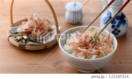 ねこまんま( ごはんに鰹節 )おかかご飯 ねこまんま( ごはんに鰹節 )おかかご飯 115285524