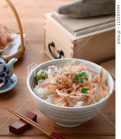 ねこまんま（ ごはんに鰹節 ）おかかご飯 115285544
