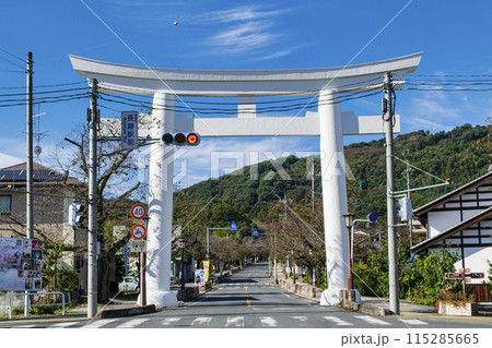 埼玉県　長瀞町　宝登山神社（ほどさんじんじゃ）　第一鳥居　秩父三社 115285665