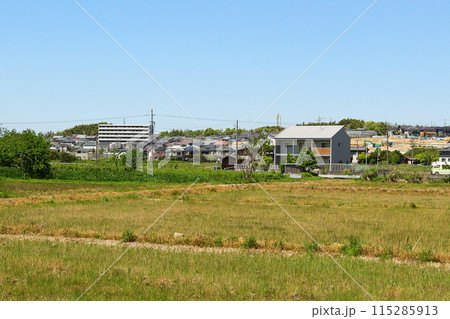 愛知県知多市街並み 115285913