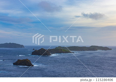 母島・小富士　山頂から望む絶景　　 115286406