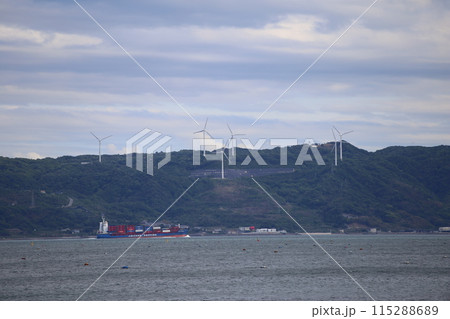 風力発電のある風景 115288689