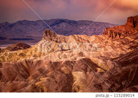 Zabriskie point, death valley, california, usa 115289014