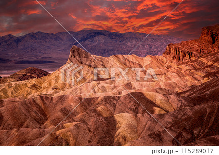 Zabriskie point, death valley, california, usa 115289017