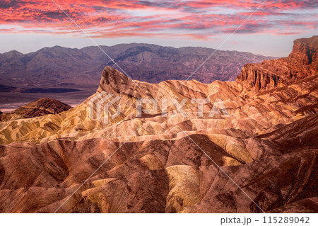 Zabriskie point, death valley, california, usa Zabriskie point, death valley, california, usa 115289042