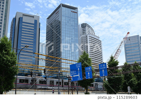 (都市風景)第一京浜品川高輪口から見た高層ビル街、工事も進む (都市風景)第一京浜品川高輪口から見た高層ビル街、工事も進む 115289603