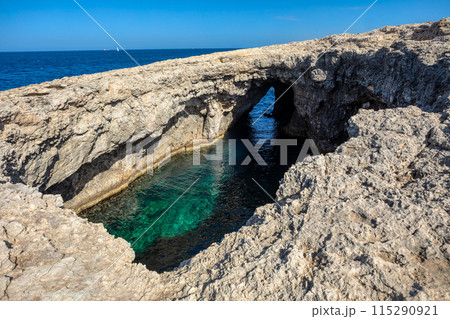 Blue Hole Viewpoint Coral Lagoon, Island Malta. 115290921