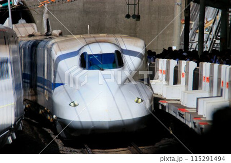 山陽新幹線・新神戸駅を駆け抜ける… 【N700系A】 115291494